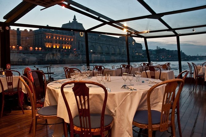 Paris 3-Courses Gourmet Dinner Seine River Cruise with Champagne - Timing, meeting point, and practical planning