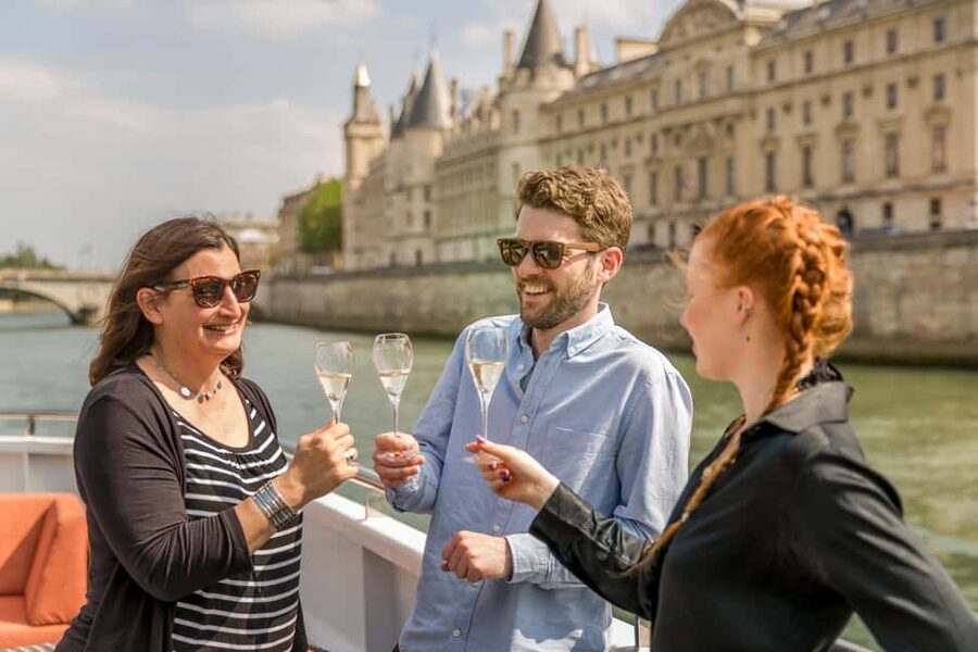 Paris: Champagne Tasting Cruise Departure from Eiffel Tower - Three glasses, three Champagne styles