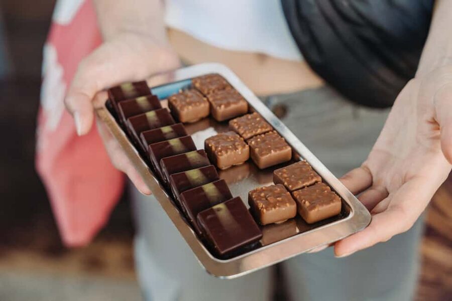 Paris Culinary Tour: 11 Tastings & 2 Wines in Le Marais - Syrian-French pastry at Maison Aleph