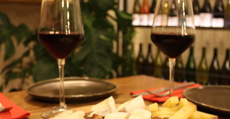 Paris: French Wine and Cheese Guided Tasting - Should you book it?