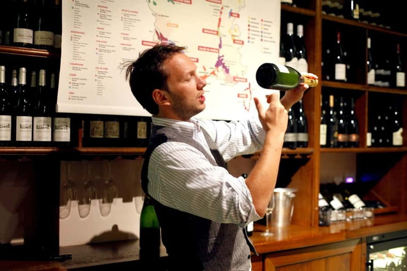 Paris: French Wine Tasting Class with Sommelier - Food pairing and the optional €15 plate
