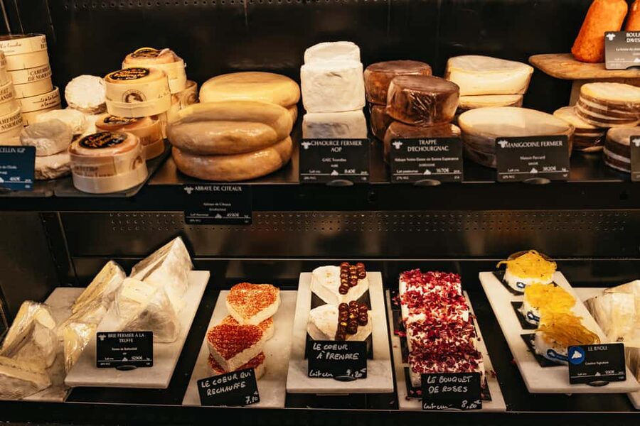 Paris: Gourmet Food Tour with Over 10 Tastings and Wine - Guides make the difference