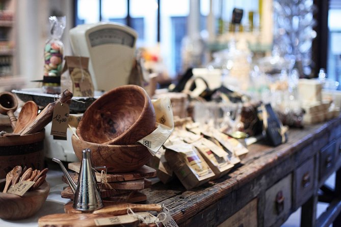 Paris Le Marais District Original Food and Wine Tasting Tour - How much food and wine should you expect?