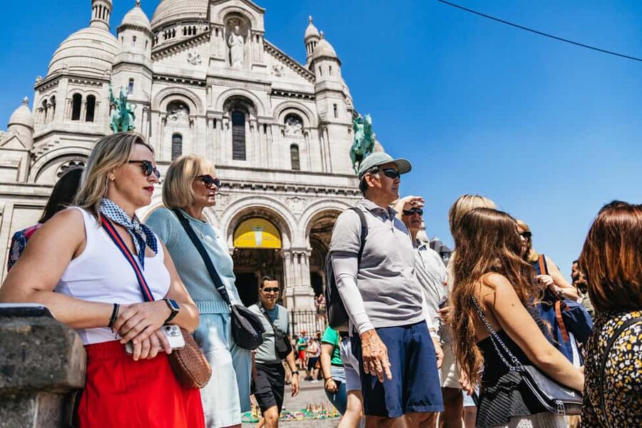 Paris: Montmartre Cheese, Wine & Pastry Guided Walking Tour - Reaching Sacré Coeur and the Paris view