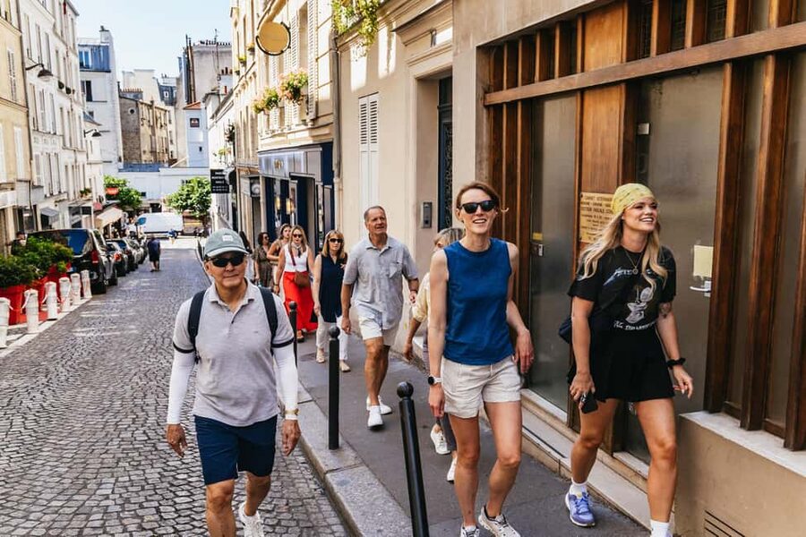 Paris: Montmartre Cheese, Wine & Pastry Guided Walking Tour - How the guides shape the experience