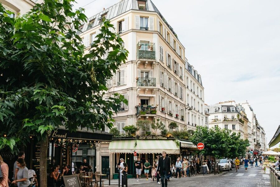 Paris: Montmartre Food and Wine Guided Tour - Sacré-Cœur and the view from the summit