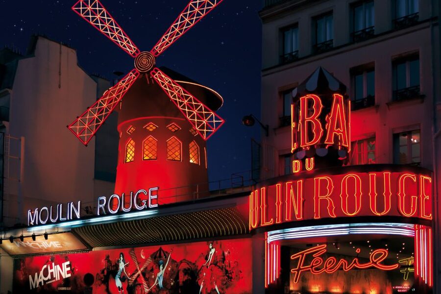 Paris: Moulin Rouge Cabaret Show Ticket with Champagne - Champagne and the value of the ticket
