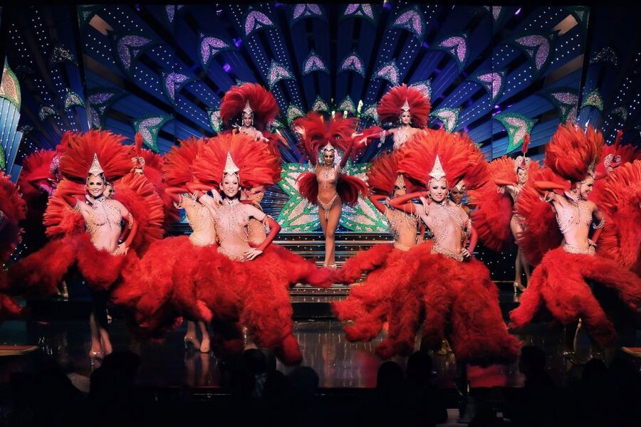 Paris: Moulin Rouge Cabaret Show Ticket with Champagne - How long the evening lasts