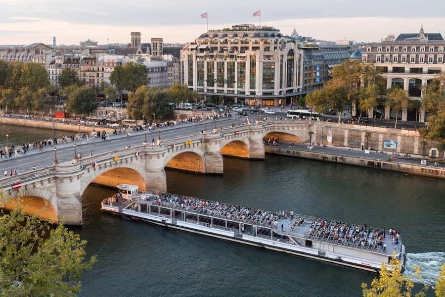 Paris : Scenic Cruise on the Seine River with Champagne - Pont des Arts and the bridge views