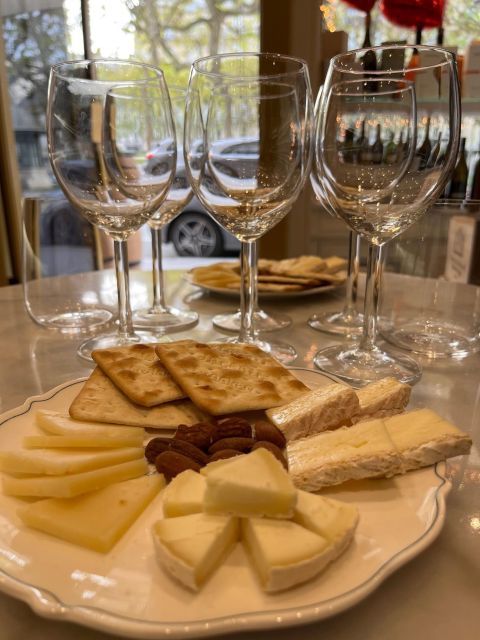 Paris: Tasting of 3 Wine and 3 Cheese - Who will enjoy this tasting most?