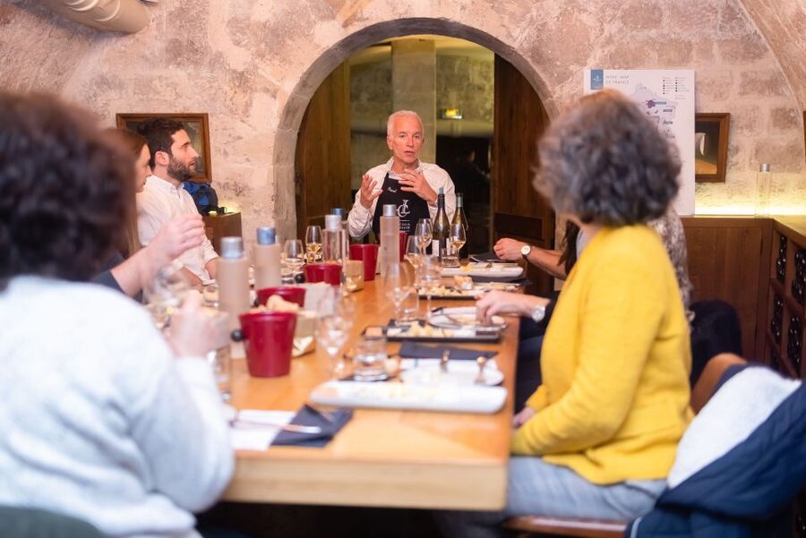 Paris: The Ultimate Wine and Cheese Tasting in English - Five white wines and five red wines