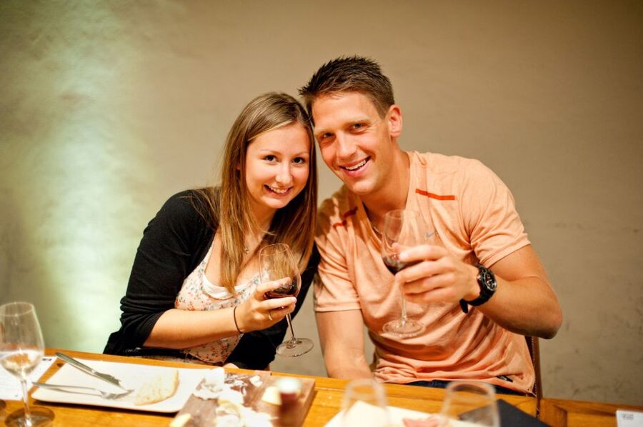 Paris: Wine and Cheese Lunch - Should you book the Ô Chateau wine and cheese lunch?