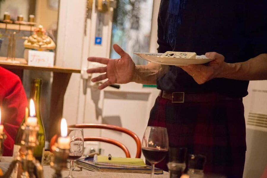 Paris: Wine and Cheese Tasting with a Chef Sommelier - Learning how to pair wine and cheese