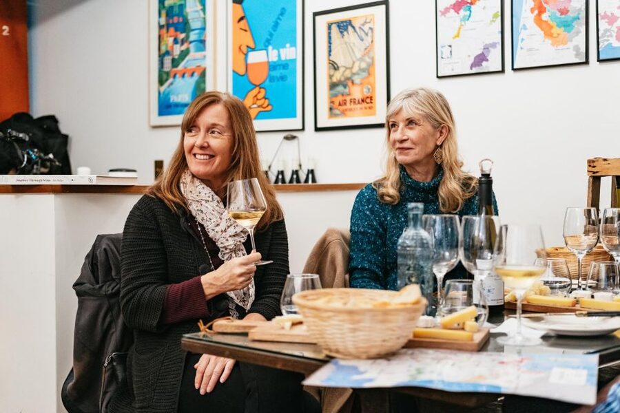 Paris: Wine Tasting Experience with 6 Wines and Cheese Board - Practical details that affect your choice