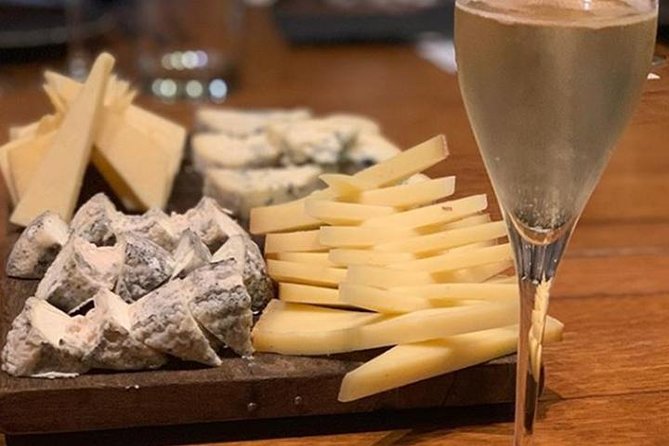 Paris Wine Tasting plus Cheese Lunch with an Expert Sommelier - Entering Ô Chateau at 12:15 p.m.