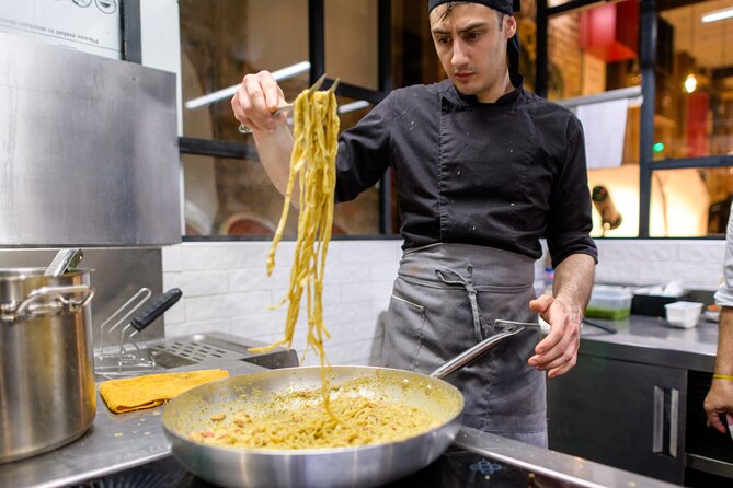 Pasta and Tiramisu Cooking Class with Wine in Venice - What happens when you arrive