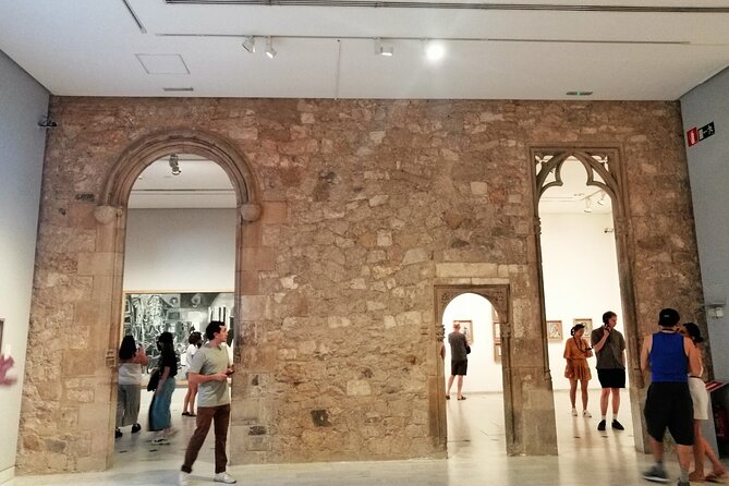 Picasso Museum and Walking Tour Plus Optional Wine & Food Tasting - Casa Llotja de Mar and Picasso’s training