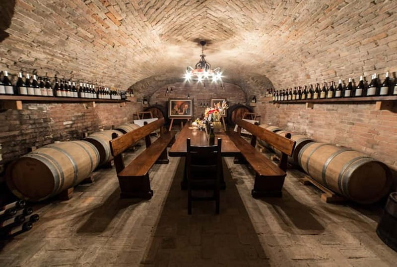 Piedmont: Winery Tour, Taste Barolo, Barbaresco & Local Food - Why the small group matters