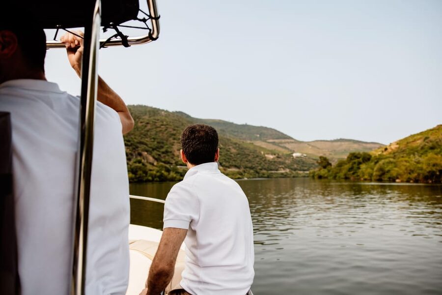 Pinhão: 1 Hour SUNSET Cruise with Sparkling Wine - Why the one-hour length works