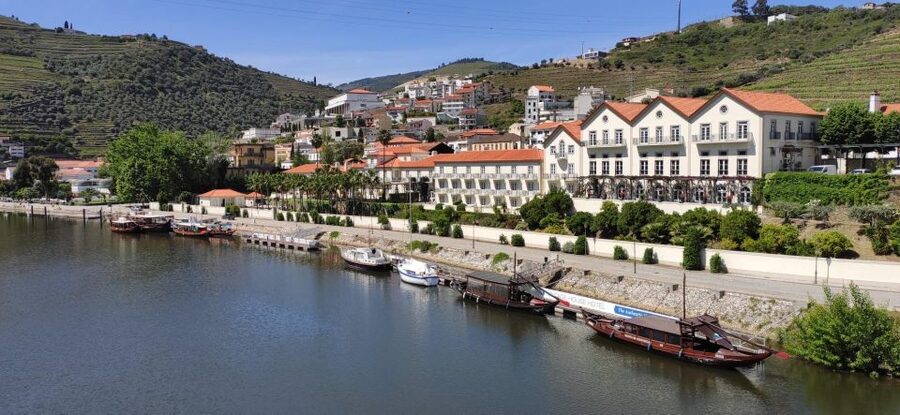 Pinhão: Douro Valley with Wine Tasting, Boat Trip and Lunch - Starting at the Douro Tours kiosk