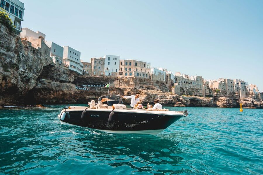 Polignano a Mare: Private Cruise with Champagne - Grotta Palazzese and time in the water