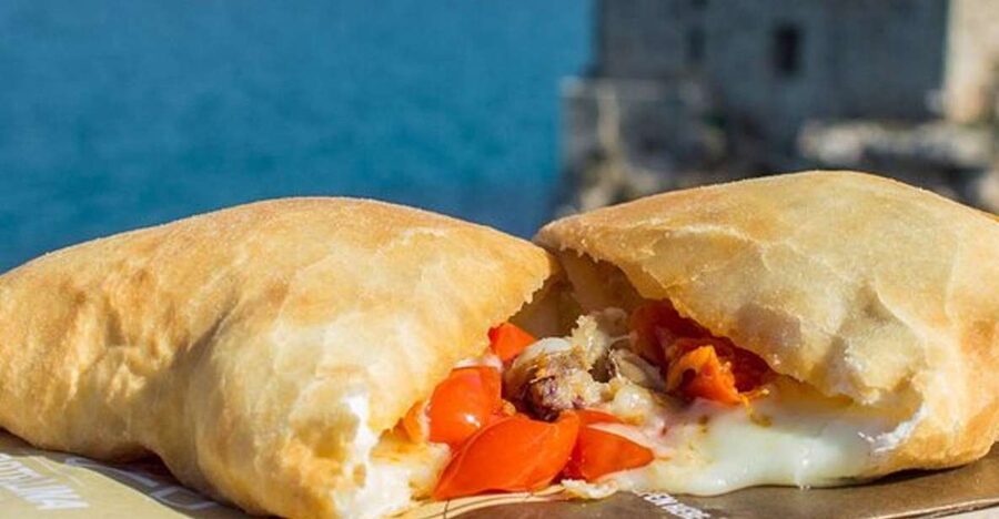 Polignano a Mare: Street Food Tour with Tastings and Wine - Focaccia barese and the first taste of Puglia