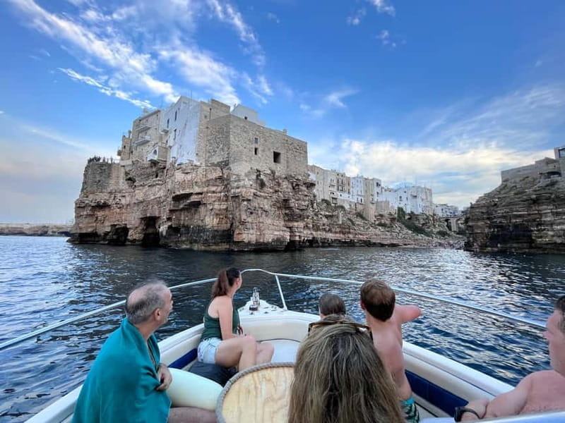Polignano: Coastline Tour With Prosecco And Taralli & Swim - The first coastal views from Cala Paguro