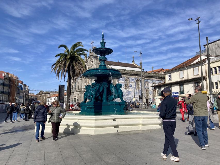 Port wine & wine walking tour with culture - max 8 pax - Starting at Trindade and meeting the group