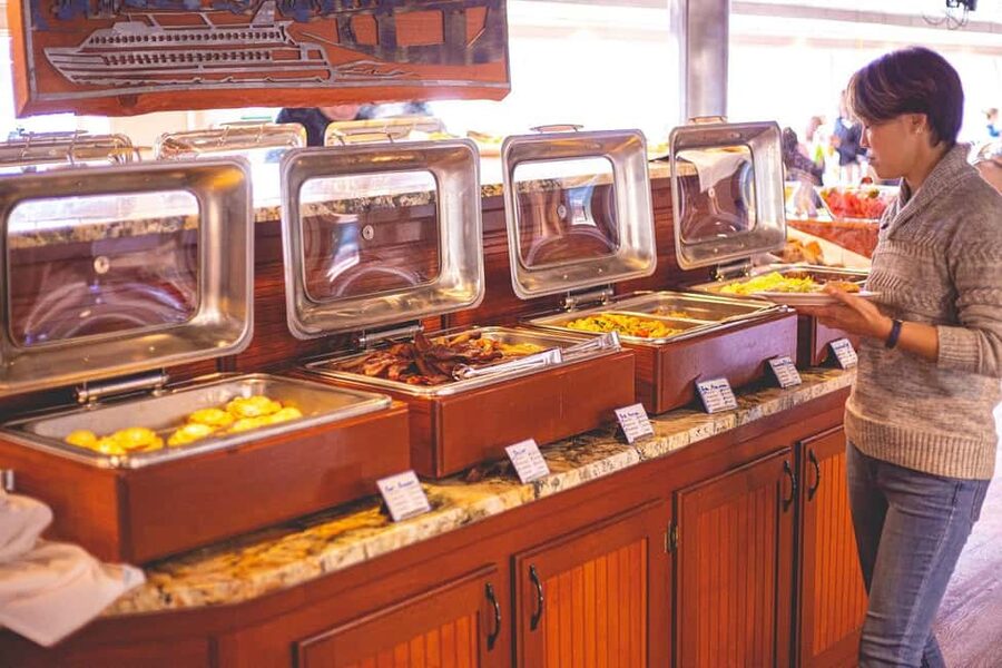Portland: Champagne Brunch Cruise on Willamette River - Key points to know before boarding