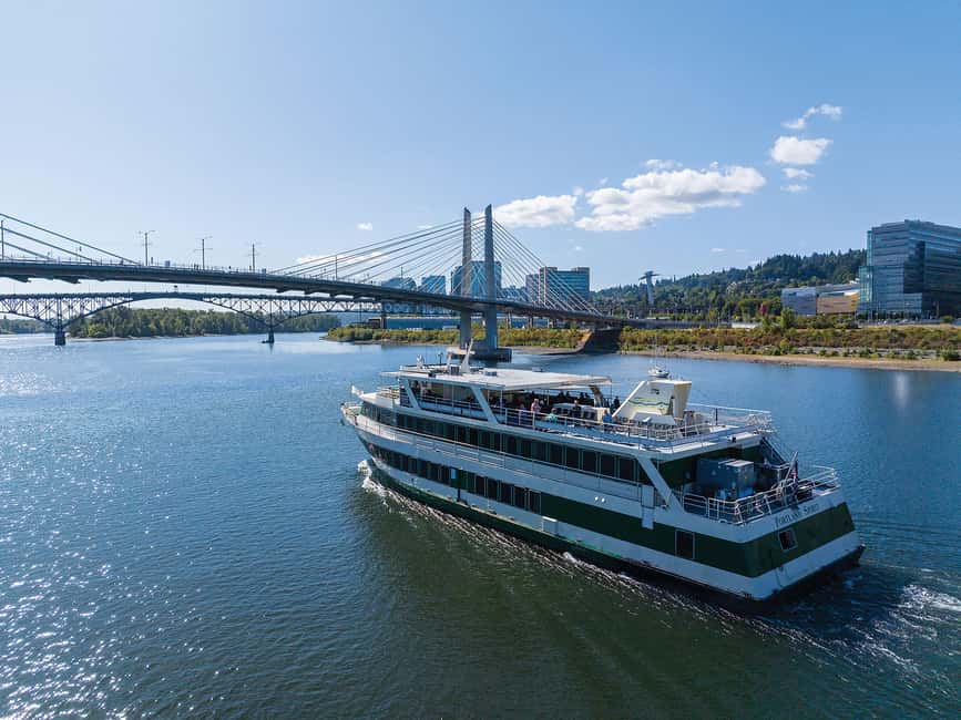 Portland: Champagne Brunch Cruise on Willamette River - Getting to the boat and settling in