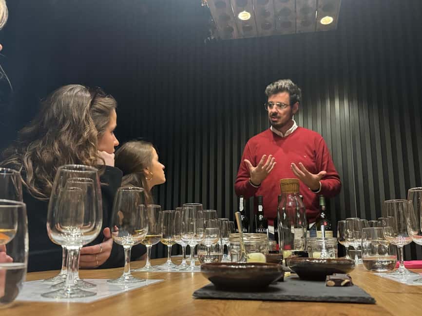 Porto: 3 or 5 Port Wine Tasting with Pairings - Small groups, friendly hosts, and the occasional extra