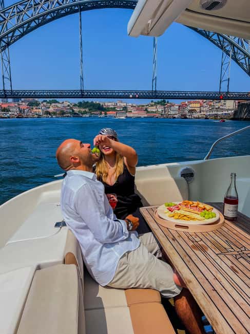 Porto: 6 Bridges Private Cruise with Local Wine and Snacks - Why seeing Porto from the Douro works so well