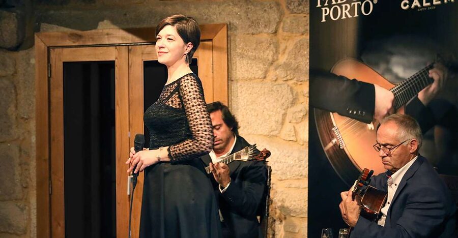 Porto: Cálem Cellar Tour, Fado Show & Wine Tasting - Why the Short Format Works