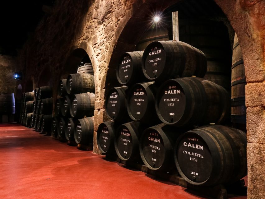 Porto: Cálem Cellar Tour, Interactive Museum & Wine Tasting - Language, access, and location details