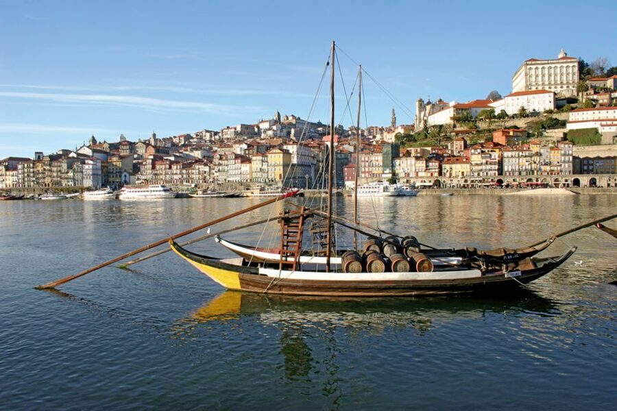 Porto: City Tour, 6 Bridges Cruise and Wine Tasting - Crossing to Vila Nova de Gaia for port