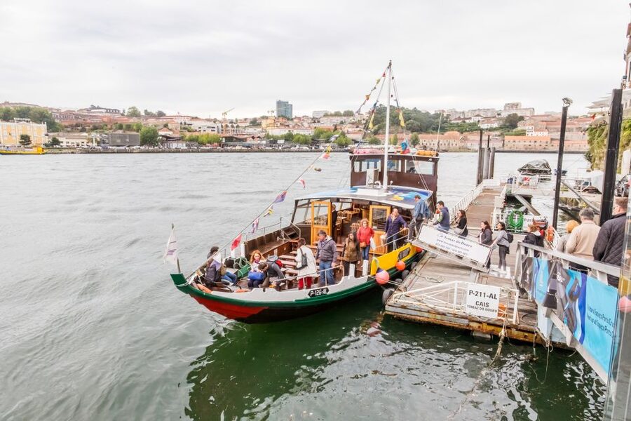 Porto: City Train Tour, River Cruise & Wine Cellar - The one-hour Douro cruise from Ribeira