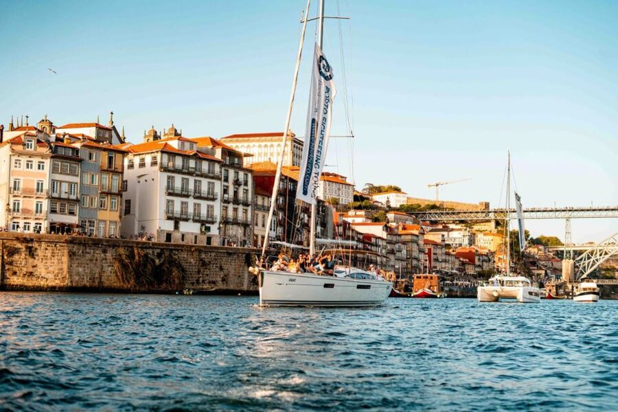 Porto: Daytime or Sunset Douro River Cruise With Port Wine - Alfândega, Miragaia, and the old waterfront