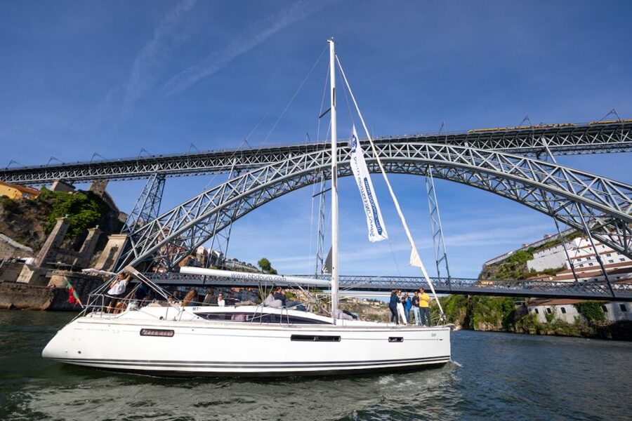 Porto: Daytime or Sunset Douro River Cruise With Port Wine - Clérigos Church and Passeio das Virtudes from the river