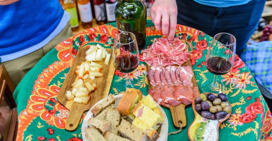 Porto: Delicious Food and Wine Walking Tour - How to plan the day around it