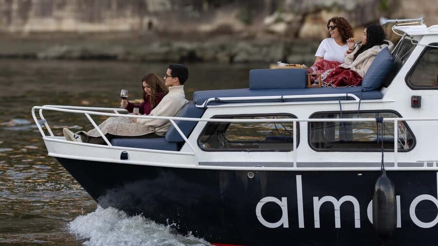 Porto: Douro Cruise, 6 Bridges & 4 Port Wines (Max 7) - Ribeira and Gaia from the Douro