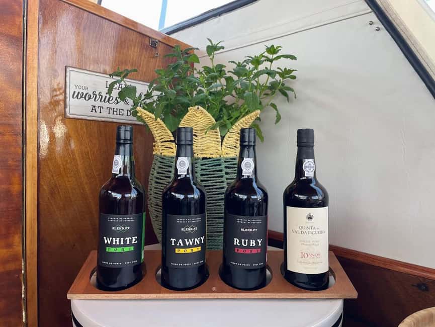 Porto: Douro Cruise, 6 Bridges & 4 Port Wines (Max 7) - Music, blankets, and the small comforts