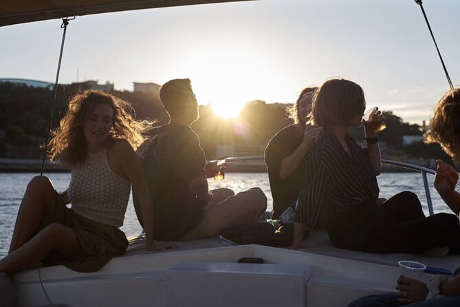 Porto: Douro River Boat Cruise with Port Wine and Snacks - The glass gazebo and gardens above the river