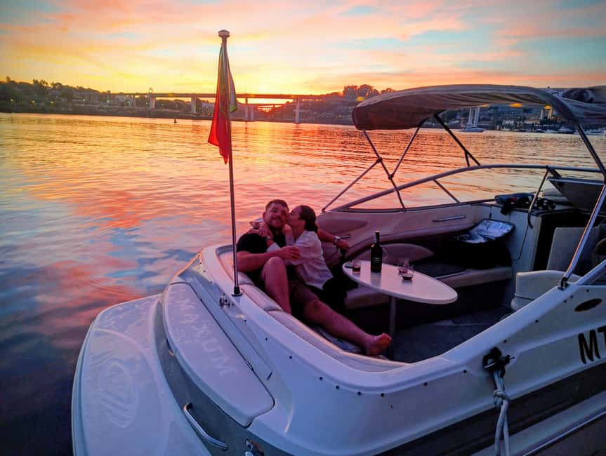 Porto: Douro River Cruise & Boat Tour with Port Wine Tasting - Key points at a glance