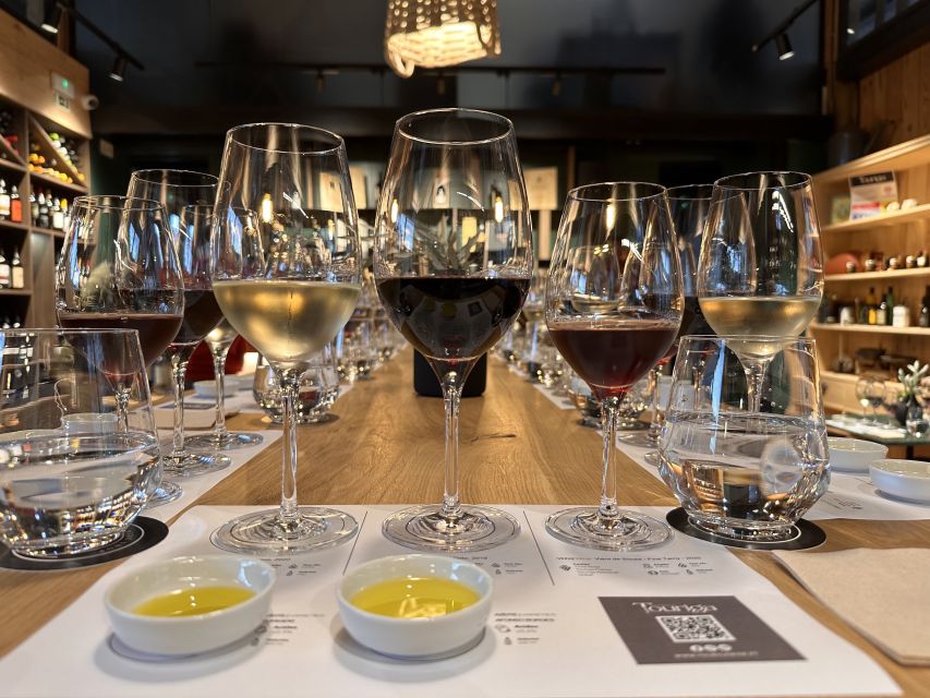 Porto: Douro Valley Tour with Wine Tasting, Cruise and Lunch - The one-hour cruise from Pinhão