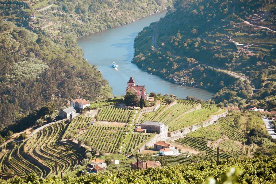 Porto: Douro Valley Tour with Wine Tasting, Cruise and Lunch - Meeting in Porto and starting the road trip