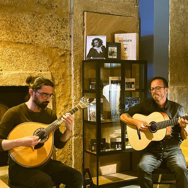 Porto: Fado Live Music, Wine & Cultural Introduction - The first part: voices, strings, and silence