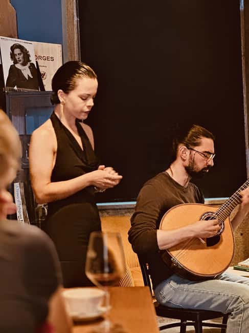 Porto: Fado Live Music, Wine & Cultural Introduction - The wine and the value of the $15 price
