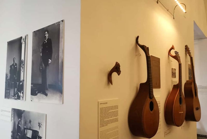 Porto: Fado & Port Wine in Traditional Portuguese Music Shop - How much value do you get for $11?