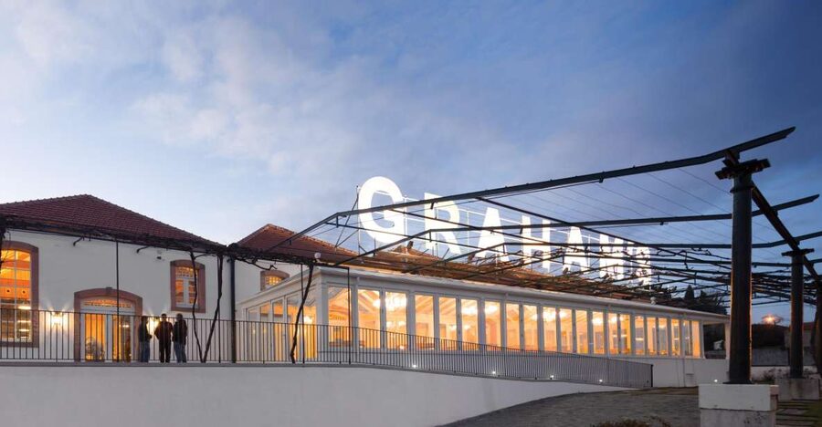 Porto: Graham's Port Lodge Tour & Vintage Room Wine Tasting - Arriving at Graham’s Port Lodge in Vila Nova de Gaia