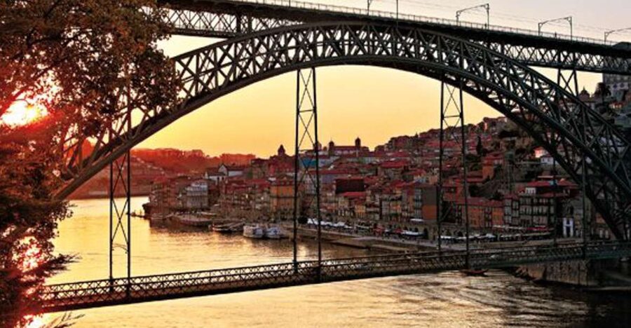 Porto Half-Day Tour & Port Wine Tasting - Batalha Square marks the change of pace